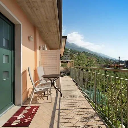 Da Costanza Montagna Primo Piano 4 * Malcesine